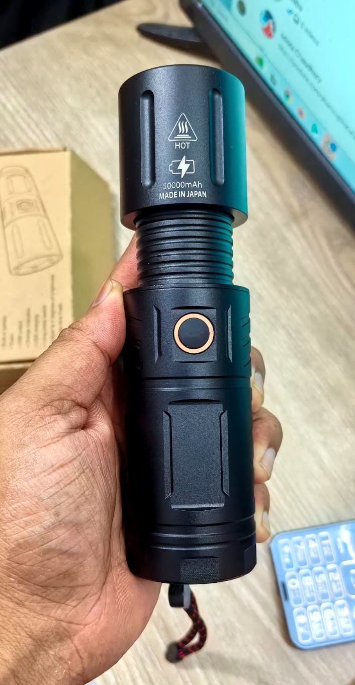 মাল্টিফাংশনাল পাওয়ারফুল মেটাল বড়ি টর্চ লাইট ও পাওয়ার ব্যাংক - Image 6