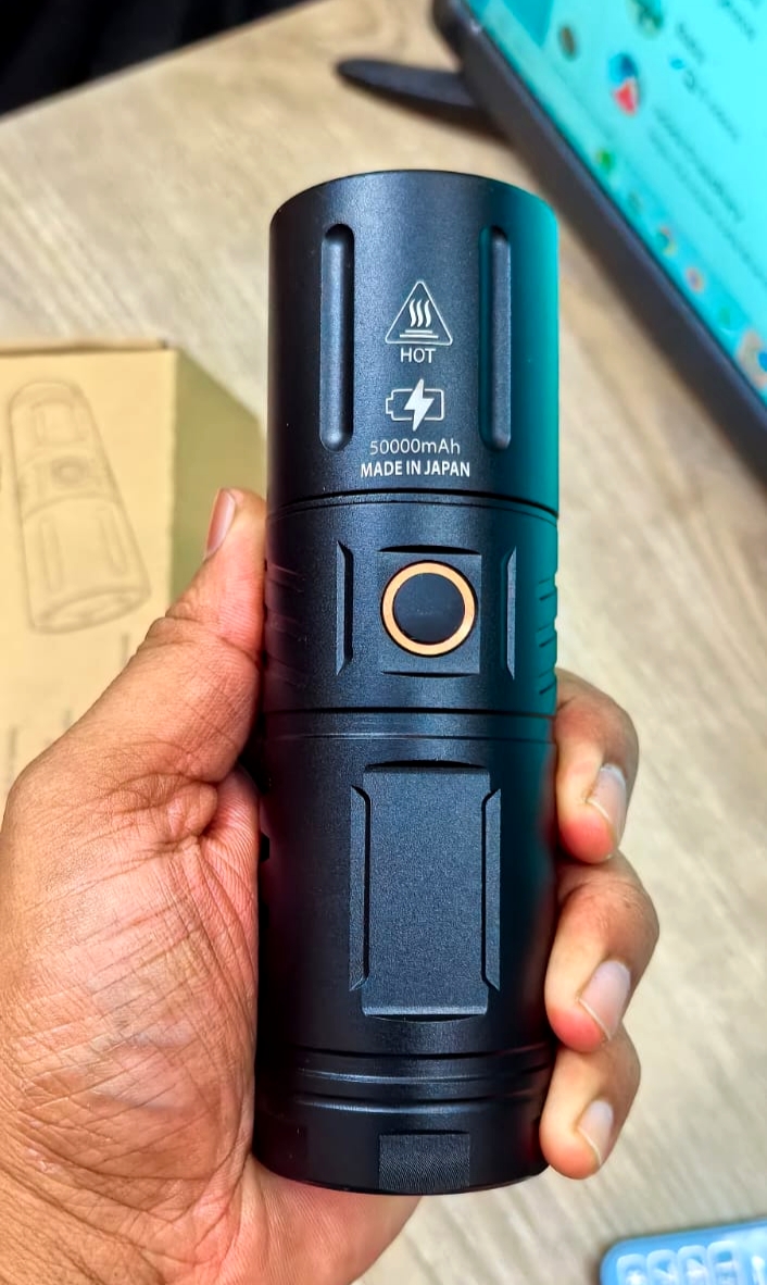 মাল্টিফাংশনাল পাওয়ারফুল মেটাল বড়ি টর্চ লাইট ও পাওয়ার ব্যাংক - Image 3